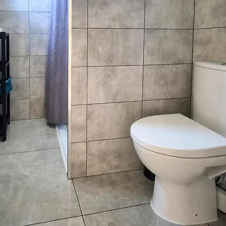 بيت للعطل 2 Bedroom Lovely In *
